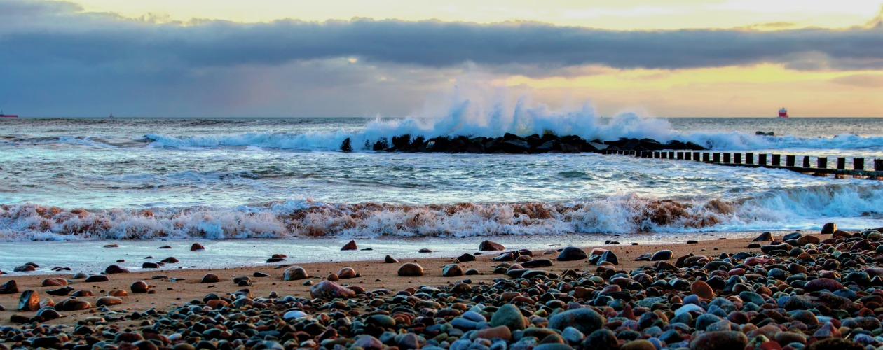 Book great value car hire in France from Hertz. Special offers & discounts available on car rentals.